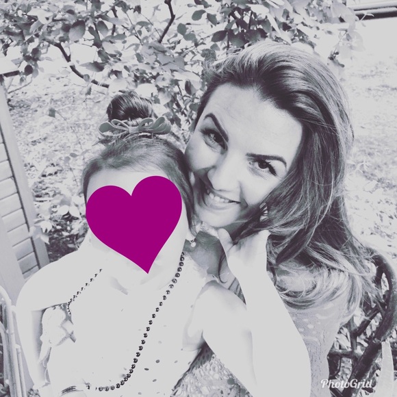 Meet your Posher, Gabrielle - Picture 1 of 1